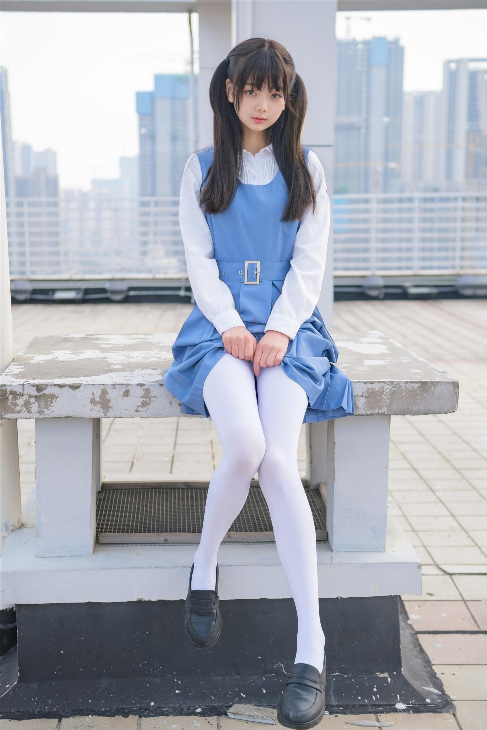 Cosplay 柴系小乖 稚乖画册 夜夜 天台真空80D白丝