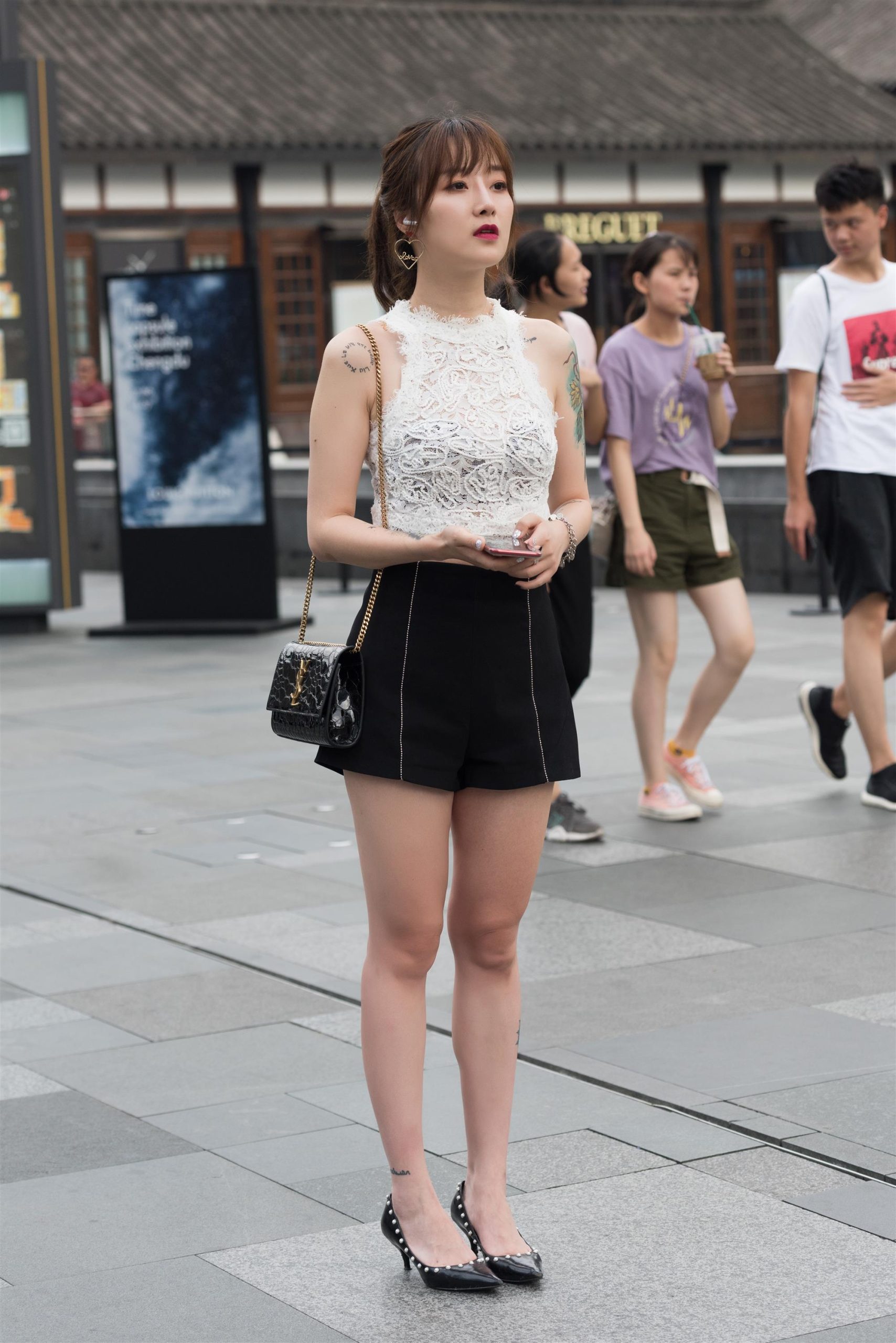 Street White hollow out [37P]