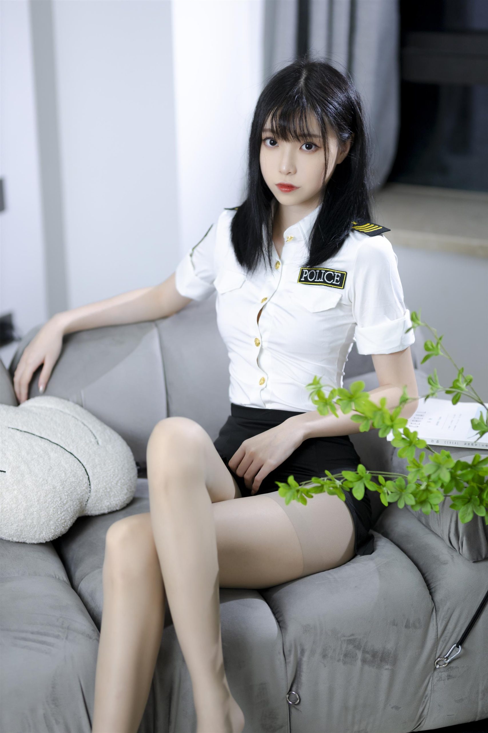 Cosplay 许岚 叁月life 灰丝制服 [40P]